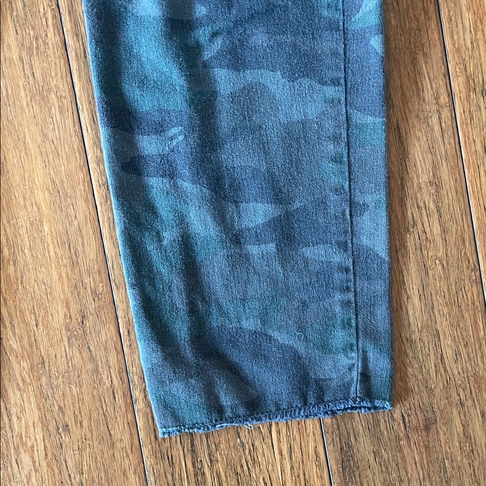 Women’s sundry Camouflage Pants - Picture 2 of 5